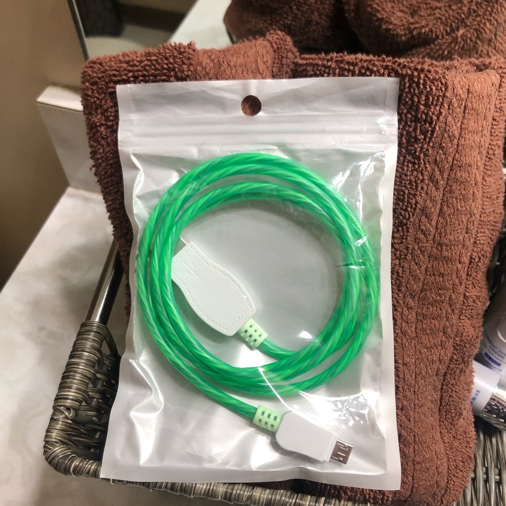 CANDY FLOW LED Flashing Charging Cable For All Micro-B USB Devices - Green